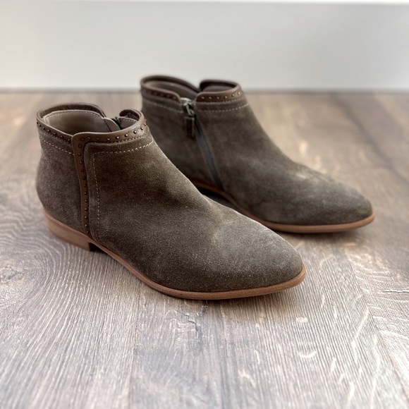 Italeau Miralda Brown Suede Ankle Booties size 37 (size 6) - Picture 1 of 10